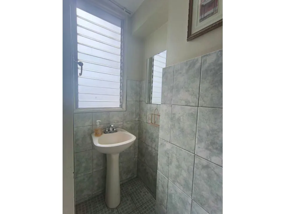 Oficina / Consultorio Médico de 108 m² en la Av. Libertador con Estac. - 6
