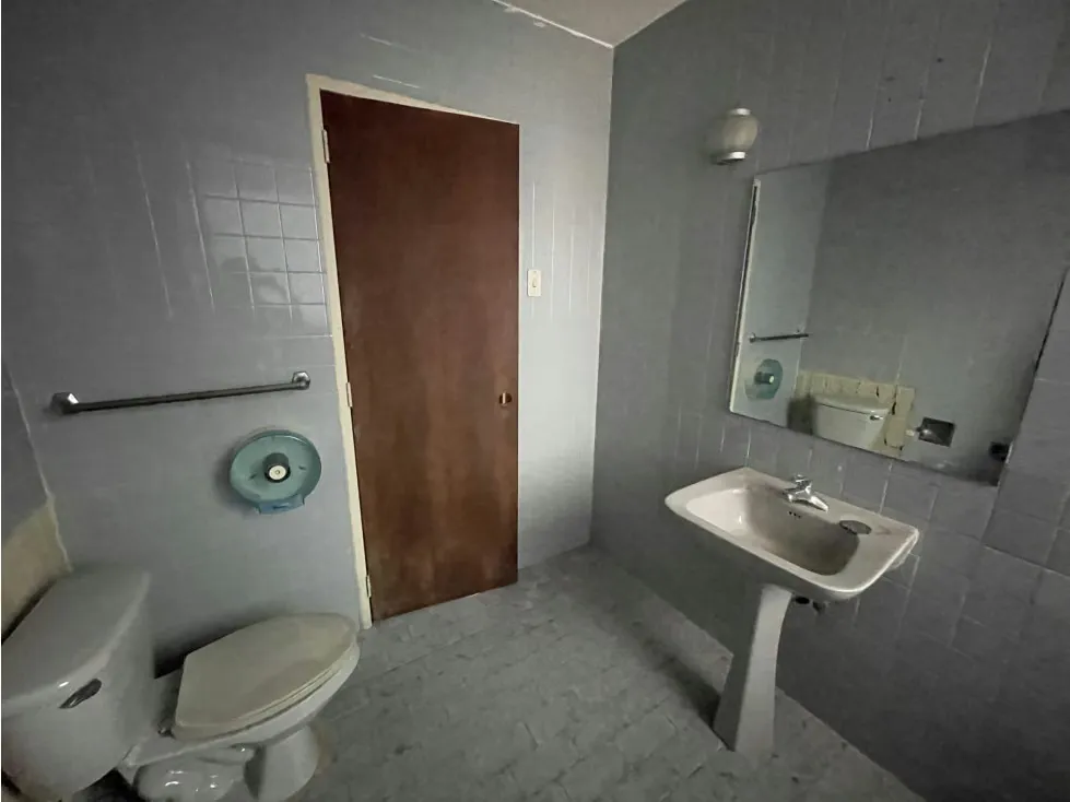 Vendo/alquilo oficina para remodelar 117m2 Torre Roraima 9383 - 8