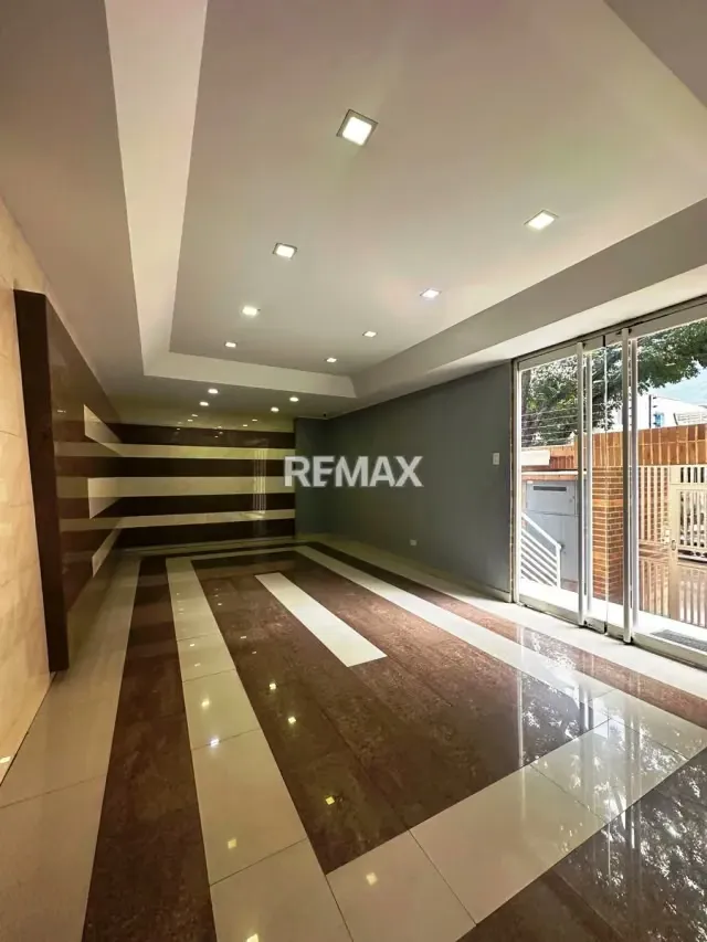 PENT-HOUSE EN VENTA - URB. LA CAMPIÑA - 2