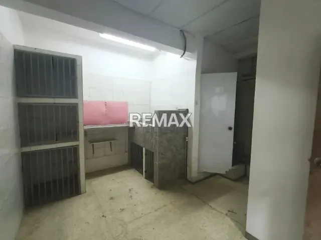 MAGNÍFICO LOCAL EN ALQUILER A PIE DE CALLE A UNA CUADRA DE LA AV. FUERZAS ARMADAS - 10
