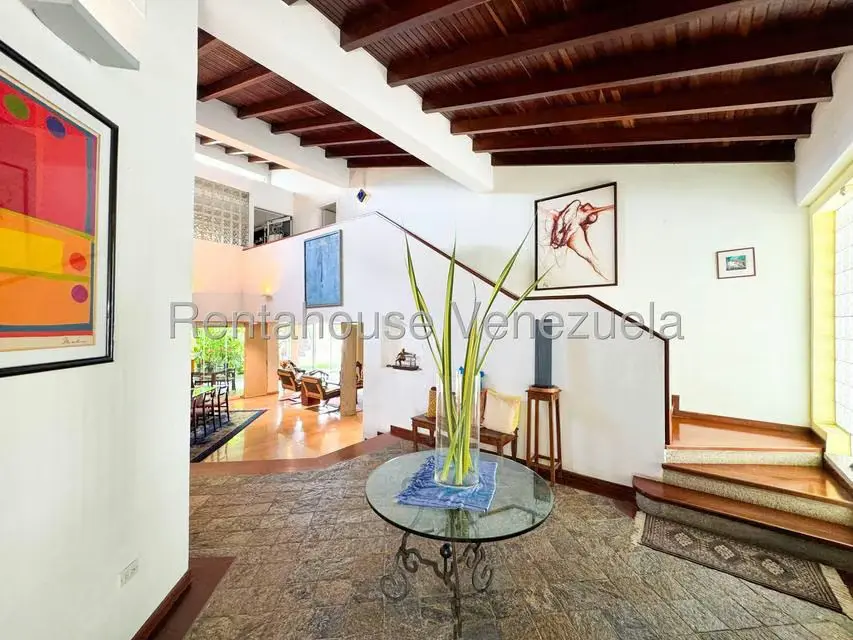 Casa (Multipes Niveles) en Venta en Macaracuay, Distrito Metropolitano - 2