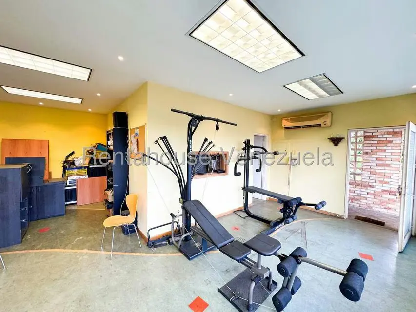 Casa (Multipes Niveles) en Venta en Macaracuay, Distrito Metropolitano - 31