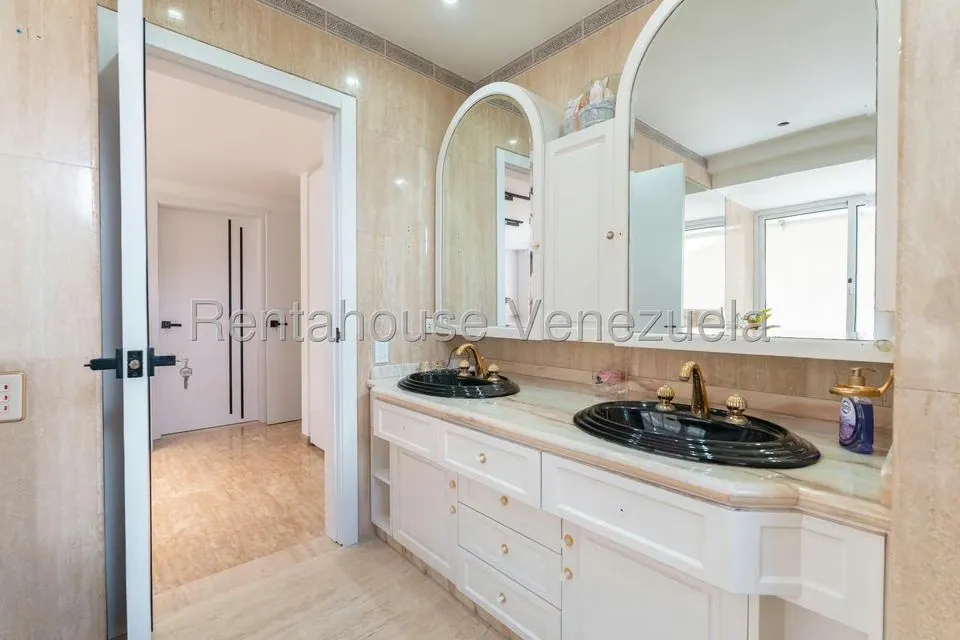 Casa (Multipes Niveles) en Venta en Colinas del Tamanaco, Distrito Metropolitano - 25