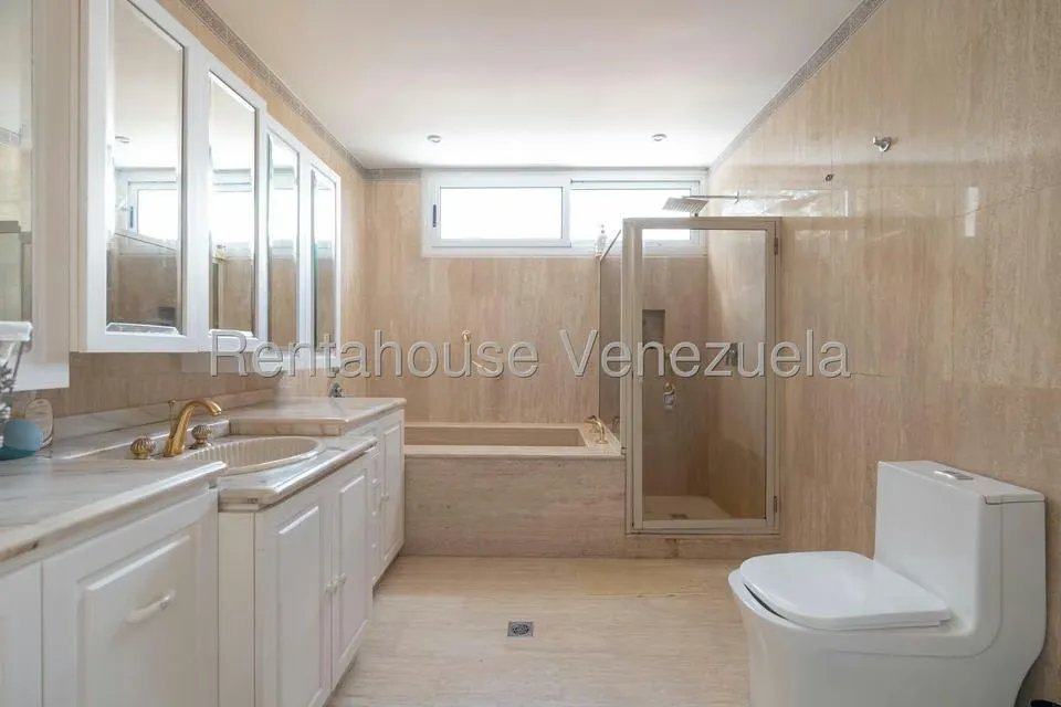 Casa (Multipes Niveles) en Venta en Colinas del Tamanaco, Distrito Metropolitano - 31