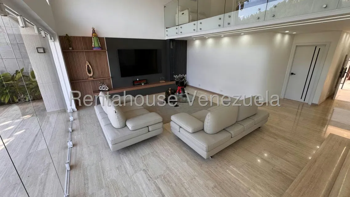 Casa (Multipes Niveles) en Venta en Colinas del Tamanaco, Distrito Metropolitano - 8