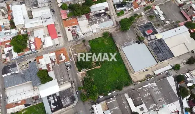 Terreno de OPORTUNIDAD en av Navas Spinola 6243m2 para inversionistas