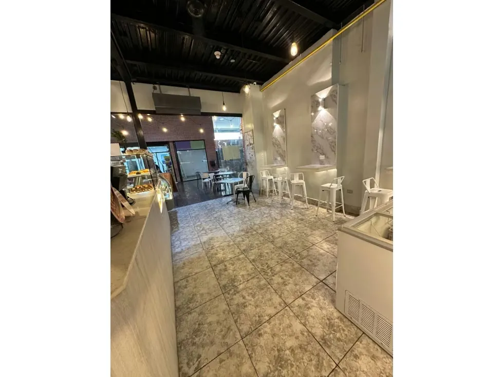 Local en venta 49m², Centro Comercial Plaza - 4