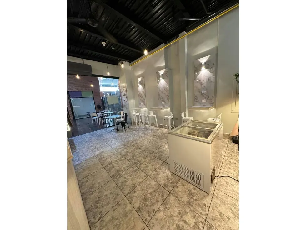 Local en venta 49m², Centro Comercial Plaza - 6