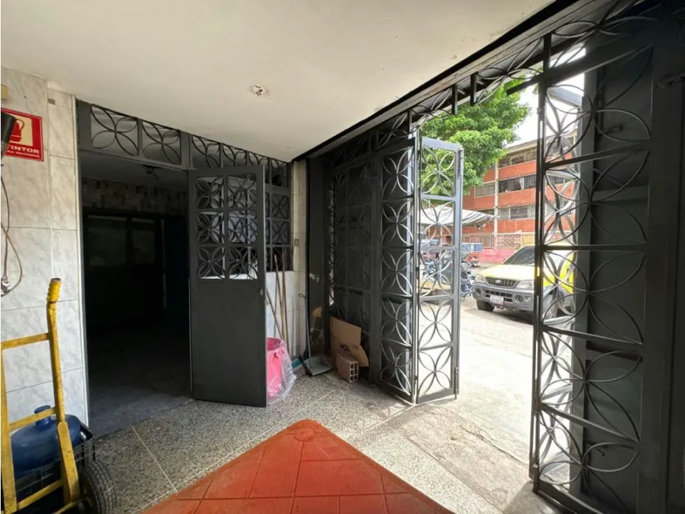 Venta de Galpón en Catia zona Comercial y Peatonal 595000$ - 2