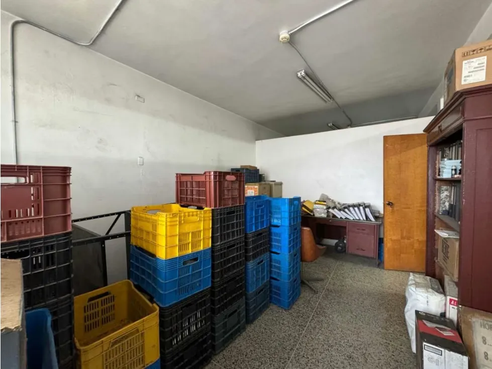 Venta de Galpón en Catia zona Comercial y Peatonal 595000$ - 12