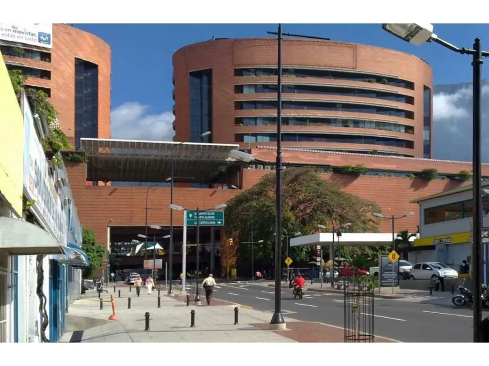 Se Vende Local Comercial en el CC San Ignacio