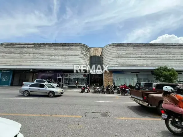 ALQUILO LOCAL COMERCIAL EN AV VARGAS DE BARQUISIMETO - 3