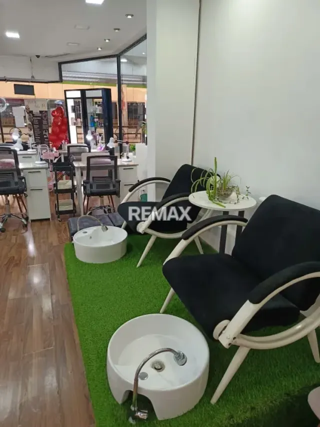 Punto comercial CC galerias mall - 19