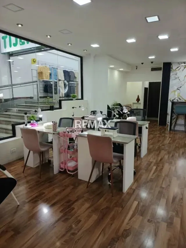 Punto comercial CC galerias mall - 2