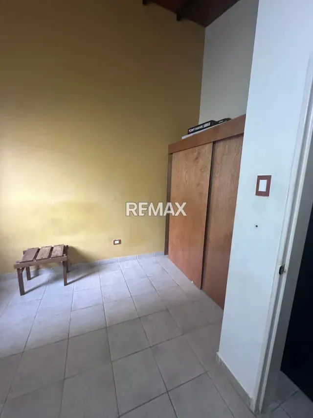 Hermosa casa urbanización privada los bucare . - 13