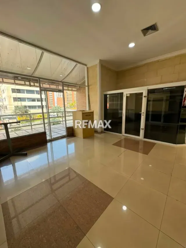 EN VENTA CARRETA COMERCIAL EN EL CENTRO COMERCIAL MAR PACIFICO, EN LA AV. PRINCIPAL DE LECHERIA - 6