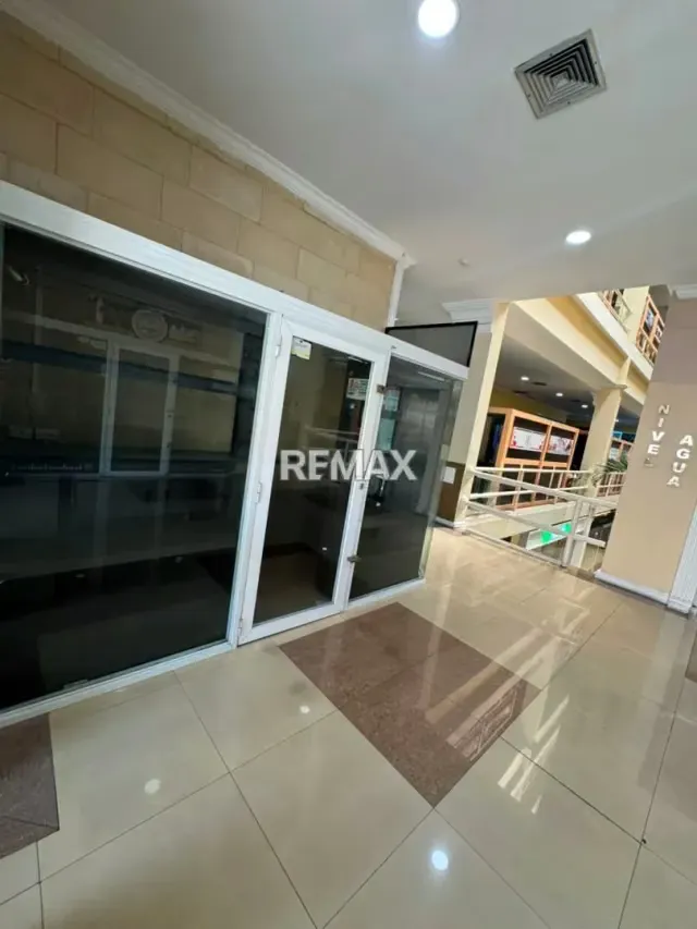 EN VENTA CARRETA COMERCIAL EN EL CENTRO COMERCIAL MAR PACIFICO, EN LA AV. PRINCIPAL DE LECHERIA - 7