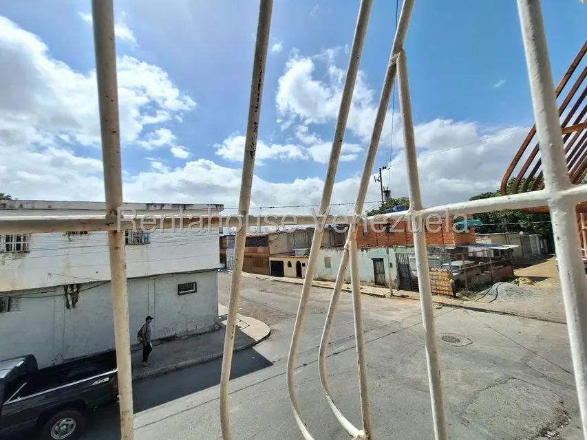 Casa (Duplex) en Venta en Zona Oeste, Lara - 48