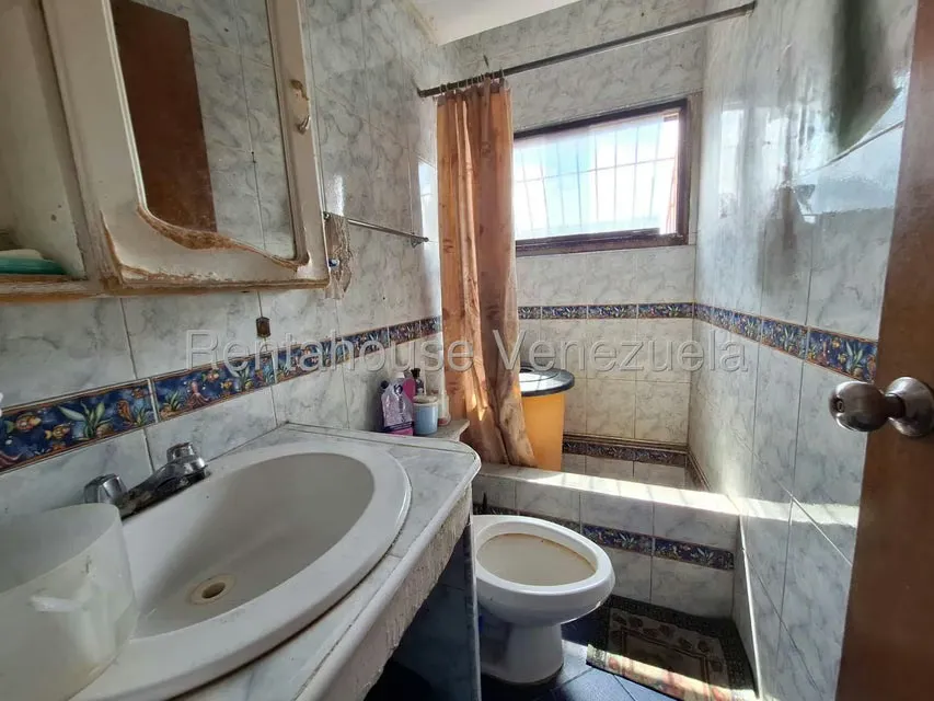 Casa (Duplex) en Venta en Zona Oeste, Lara - 49