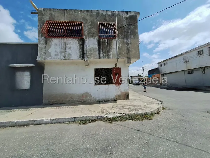 Casa (Duplex) en Venta en Zona Oeste, Lara - 51