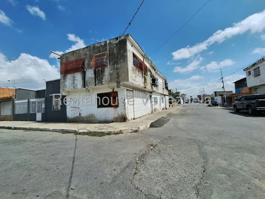 Casa (Duplex) en Venta en Zona Oeste, Lara - 52