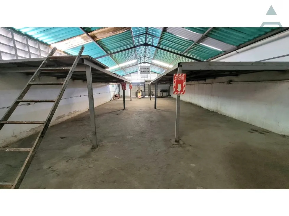 Se vende Galpon 1500m² Chapellin - 2