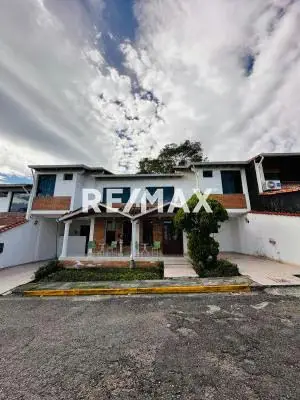 Casa. Venta. Pueblo nuevo