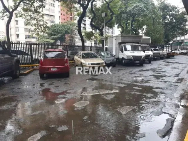 ALQUILER LOCAL EN C.C. LOS CEDROS