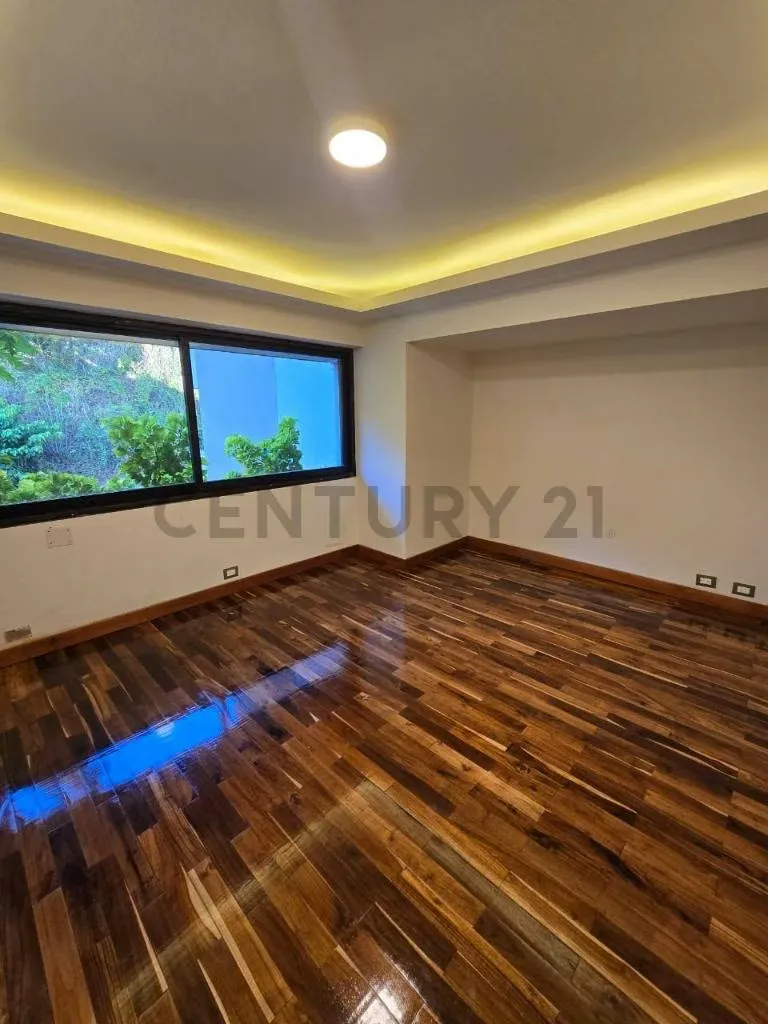 En Venta Apartamento en Altamira Norte - 2