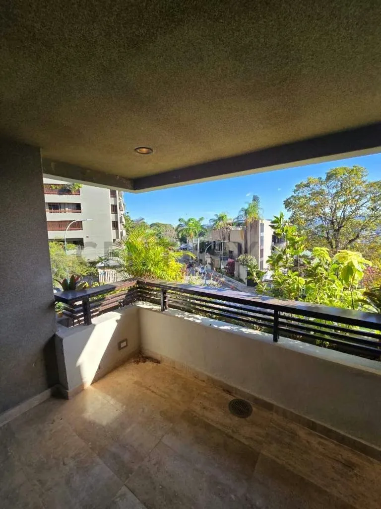 En Venta Apartamento en Altamira Norte - 3