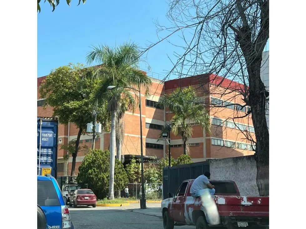 Vendo edificio industrial 7.349m2 La Trinidad 9767