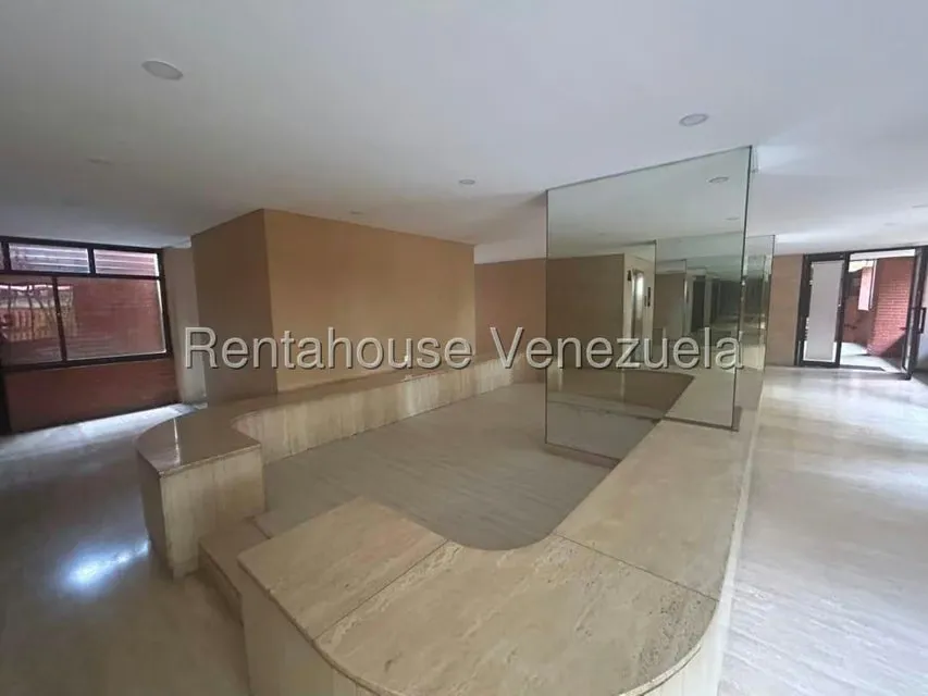 Apartamento (1 Nivel) en Venta en Los Dos Caminos, Distrito Metropolitano - 29