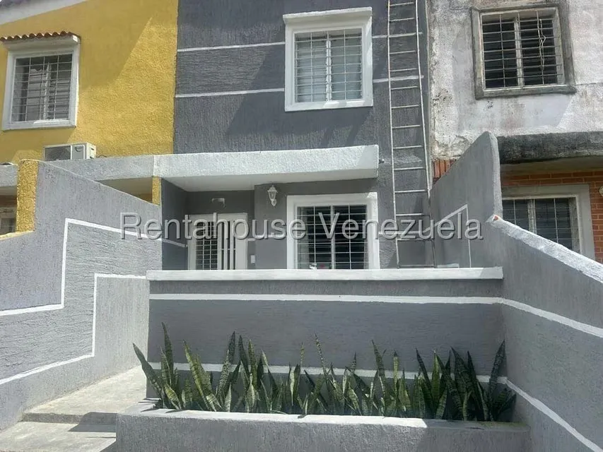 Townhouse (Duplex) en Venta en Flor Amarillo, Carabobo
