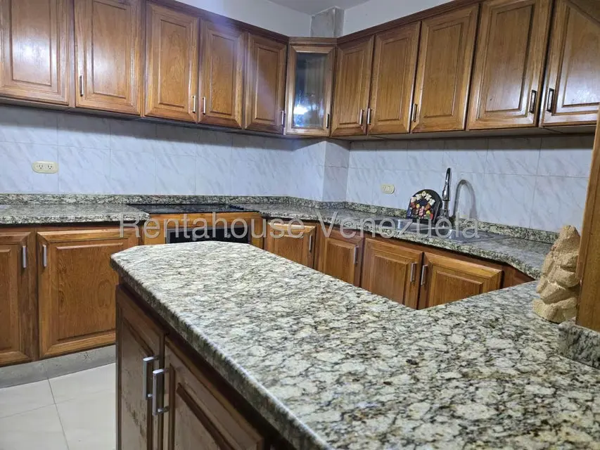 Apartamento (1 Nivel) en Alquiler en Cristobal Colon, Zulia - 6