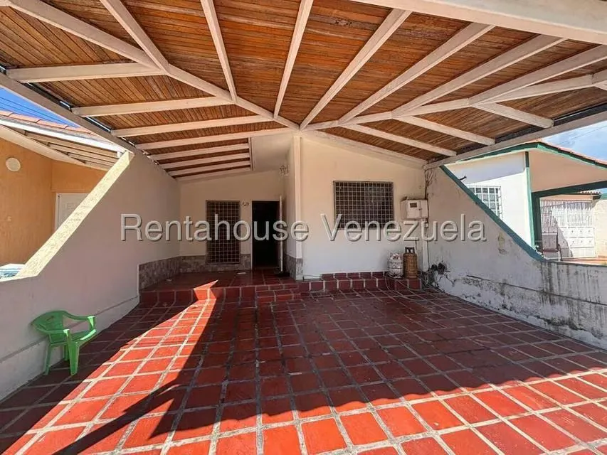 Casa (Duplex) en Venta en Prados del Golf, Lara