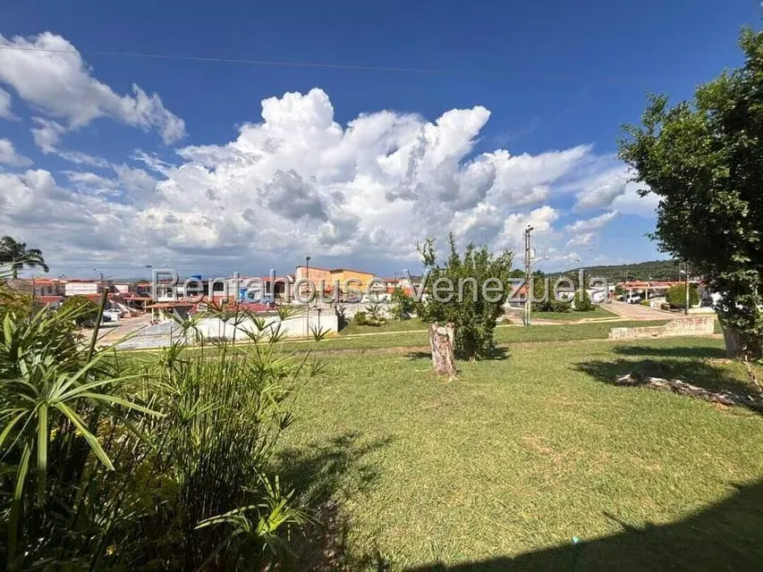 Casa (Duplex) en Venta en Prados del Golf, Lara - 16