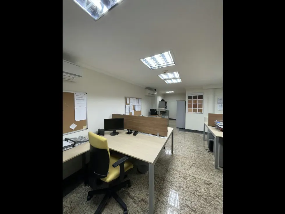En venta edificio de 1490m2/10b/10p Los Chaguaramos - 13