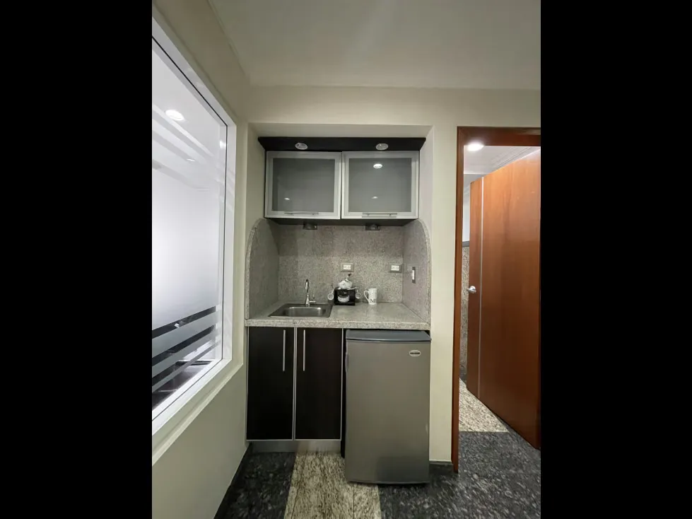 En venta edificio de 1490m2/10b/10p Los Chaguaramos - 21