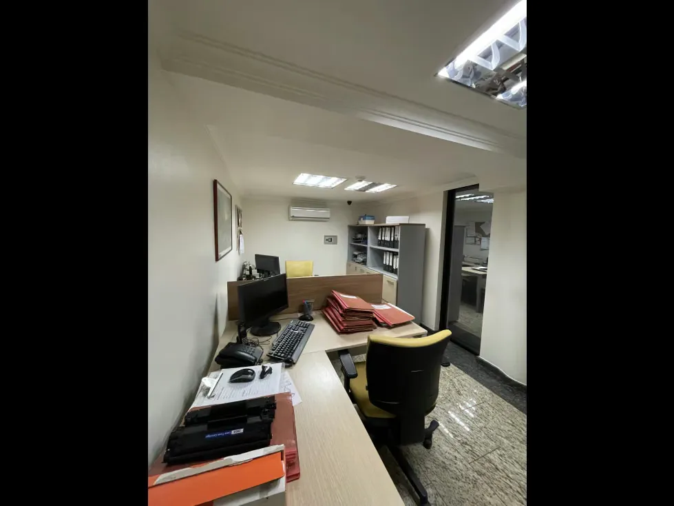 En venta edificio de 1490m2/10b/10p Los Chaguaramos - 27