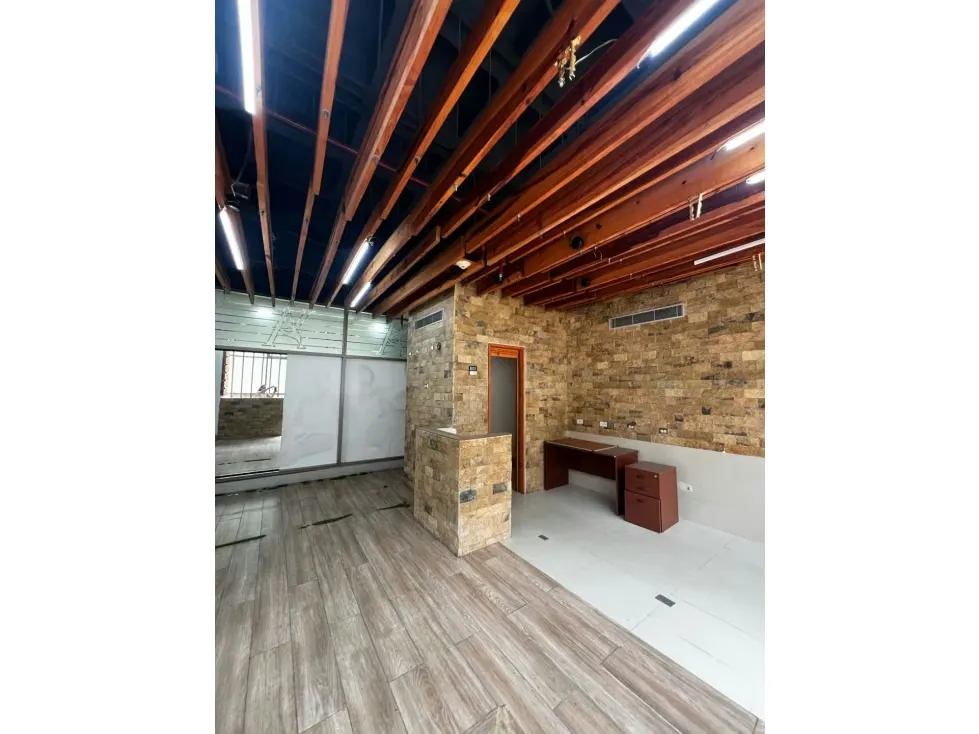 Vendo/alquiler local comercial 73m2 CC Xpress Macaracuay 3255 - 3