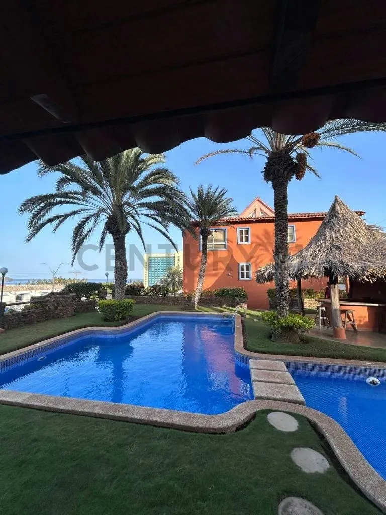 Apartamento en planta baja con Terraza, Jardín y Vista al Mar en Playa Moreno