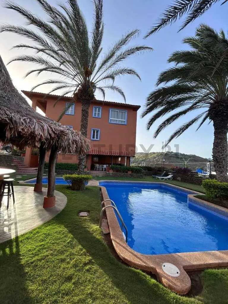 Apartamento en planta baja con Terraza, Jardín y Vista al Mar en Playa Moreno - 20