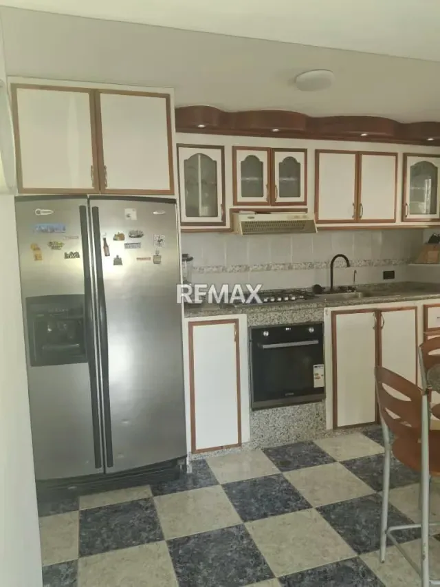 AMPLIO APARTAMENTO EN ALQUILER DETRAS DEL CENTRO COMERCIAL BUENAVENTURA