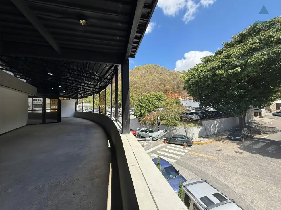 Se vende/alquila casa/terreno comercial 1588m² 16p San Roman - 2