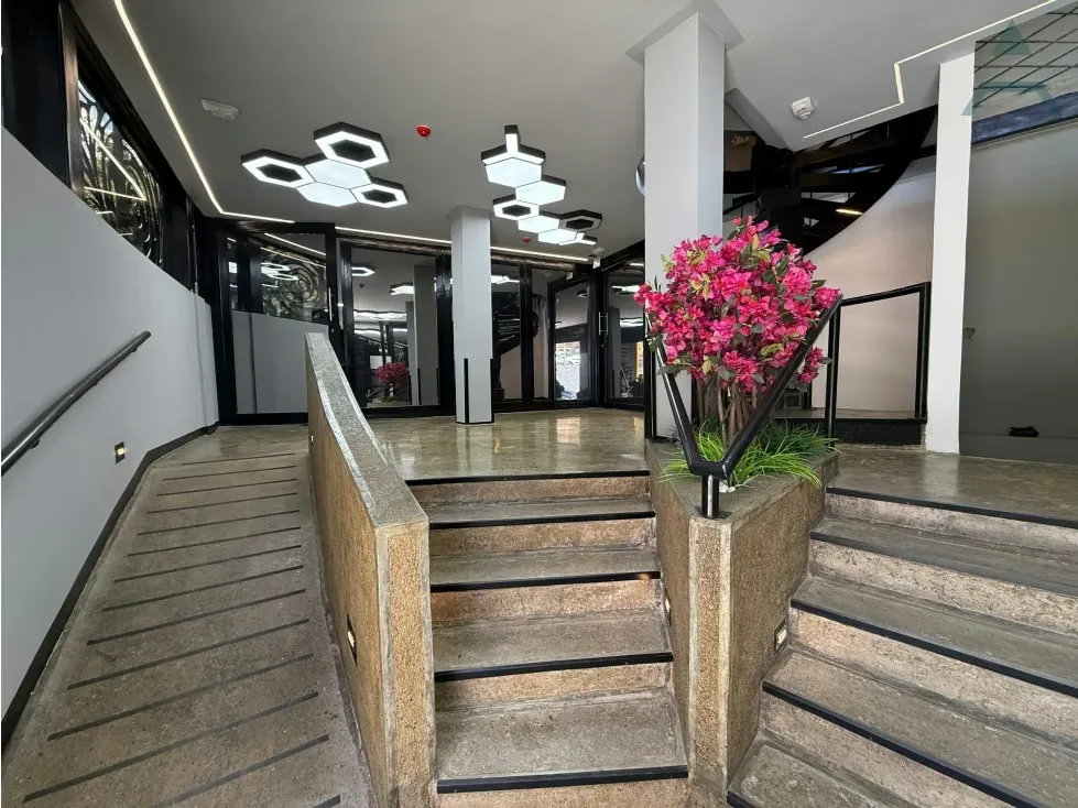 Se vende/alquila casa/terreno comercial 1588m² 16p San Roman - 8