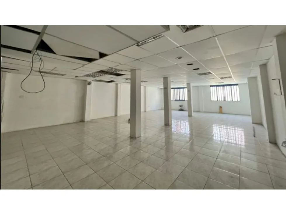 EDIFICIO DE TRES NIVELES EN SAN MARTIN DE 1600 M2, 10 BAÑOS - 3
