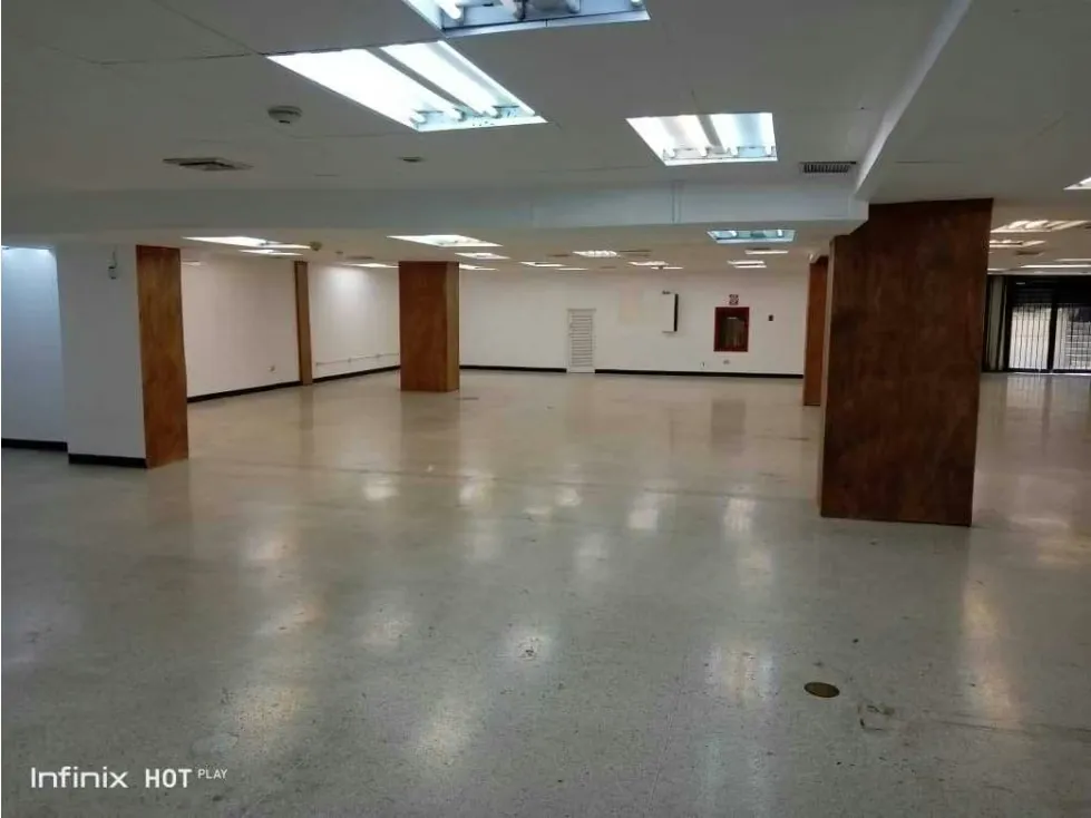 Alquilo local 800m2 La Urbina 5403 - 12