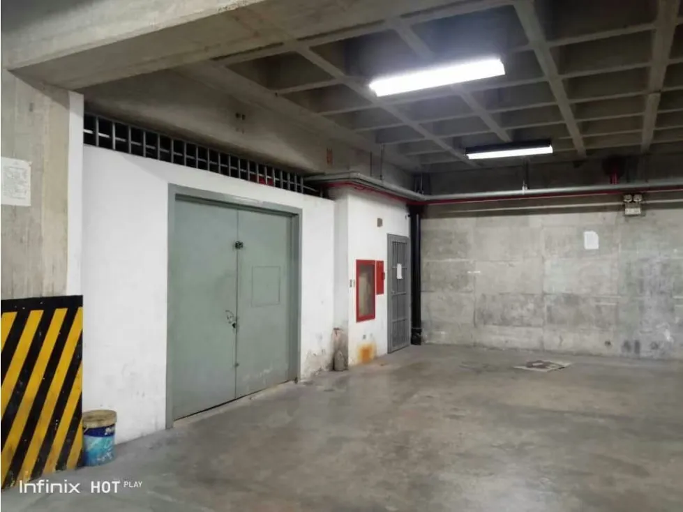 Alquilo local 800m2 La Urbina 5403 - 15