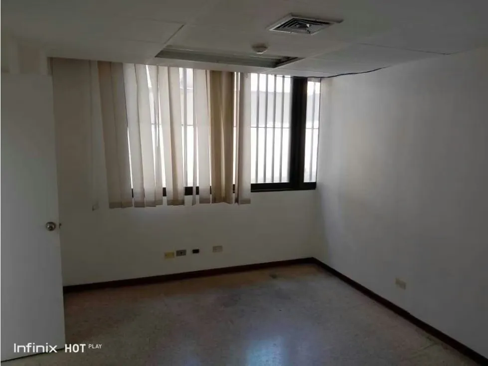 Alquilo local 800m2 La Urbina 5403 - 3