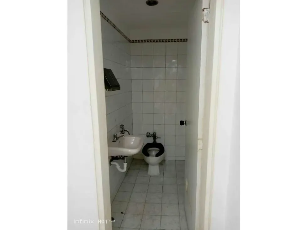 Alquilo local 800m2 La Urbina 5403 - 8